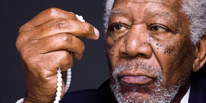 A zaklatási vádak ellenére is folytatja Morgan Freeman