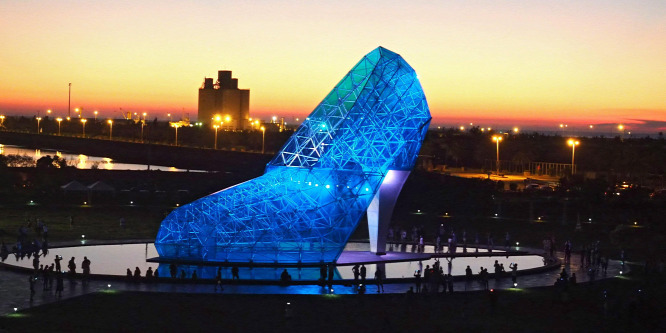 Magassarkú cipő formájú templomot építettek Tajvanon
