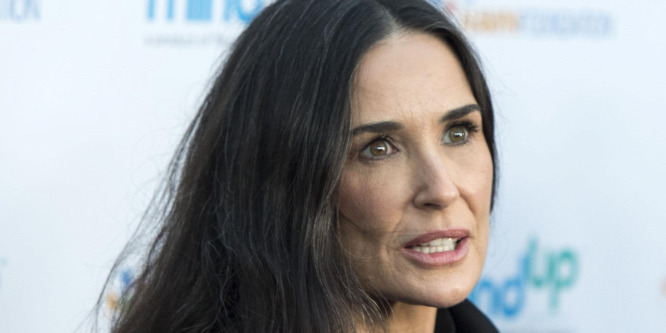 Lecserélték Demi Moore-t egy másik nőre