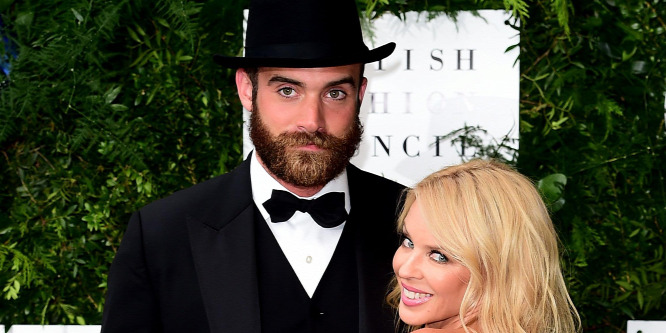Kylie Minogue kimerült és elgyötört: nagyon rossz passzban van