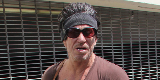 Mickey Rourke átszabatta az orrát: fotó