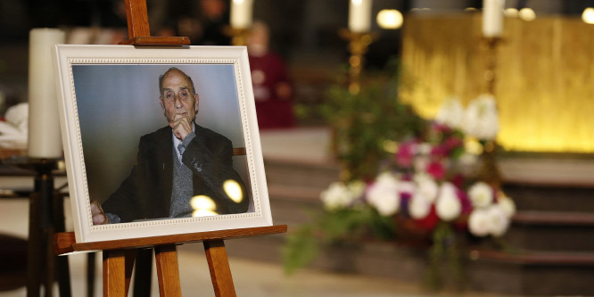 Négy ember ellen emeltek vádat a franciaországi iszlamista papgyilkosság miatt