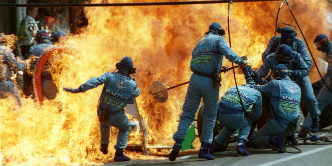 F1-es tankolás: a sportág újra a tűzzel játszik