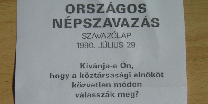 Az els népszavazások a köztársasági elnökrl szóltak