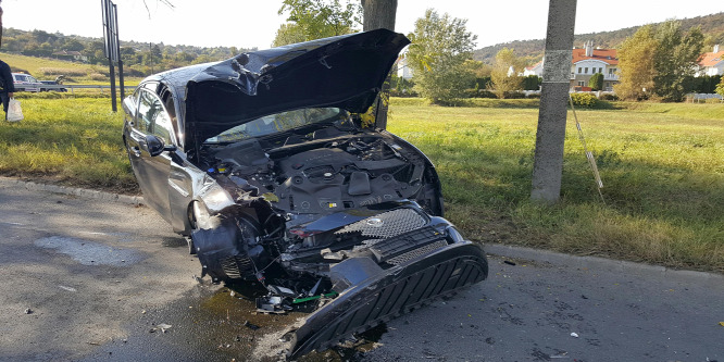 Súlyos állapotban van a feszítővassal kiszabadított asszony