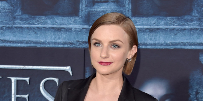 Gyűlölködő üzenetek miatt hagyta ott a Facebookot Faye Marsay