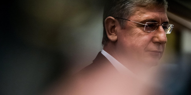 Pornókirálynővel pózolt Gyurcsány Ferenc