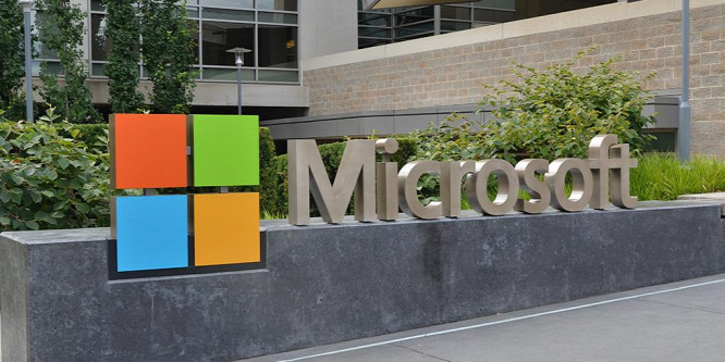Meztelenül futkározott a Microsoft kampusza előtt