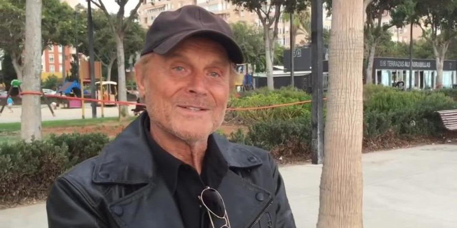 Terence Hill motoron ülve üzent a magyaroknak