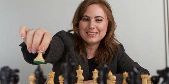 Polgár Judit kapja elsőként az Európai Sakk Legenda díjat