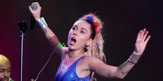 Miley Cyrus eléggé kiakadt Trump győzelme miatt