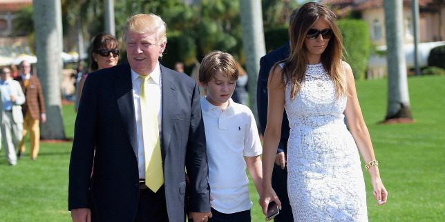 Kalasnyikovokkal, 14 teli tárral jutott be három tini Donald Trump üdülőjének kertjébe Kalasnyikovokkal, 14 teli tárral jutott be három tini Donald Trump üdülőjének kertjébe