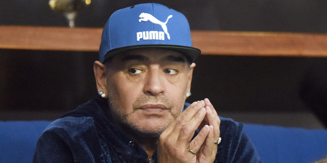 Maradona fegyverrel menne Venezuelába