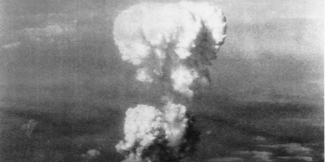Hátborzongató felvétel került fel a netre a kísérleti atomrobbantásról