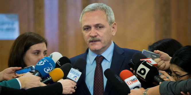 Liviu Dragnea román szociáldemokrata pártelnök lemondását követelik