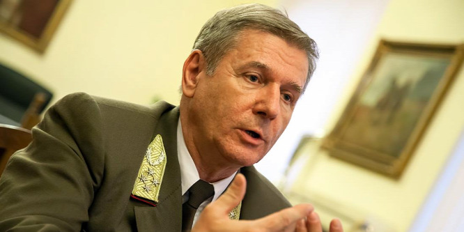 Benkő Tibor vezérezredes: Nem lesz kevesebb katona a határon