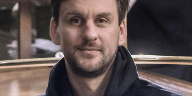 A filmrendező mellett halt meg egy koronavírusos beteg: „…a fekete zsákban még órákon keresztül mellettem feküdt”