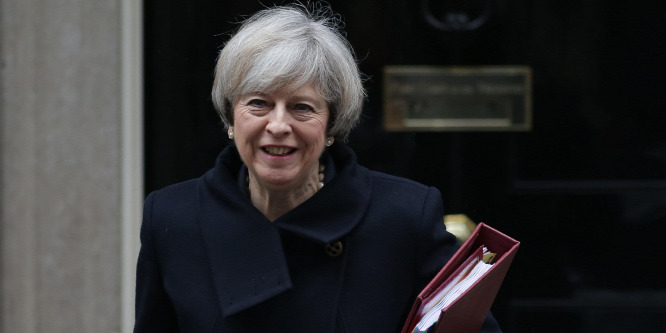 A bevándorlás csökkenése árthat a brit munkaerőpiacnak