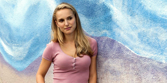 Van rá esély, hogy Natalie Portman szexi hasát nagyban lássuk