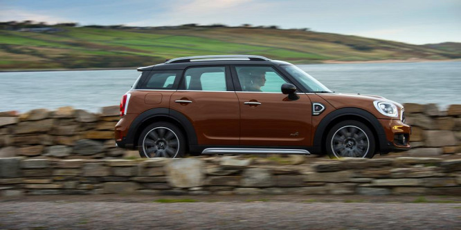 Így lett a szinglijáratból XL-kisautó - Mini Countryman teszt