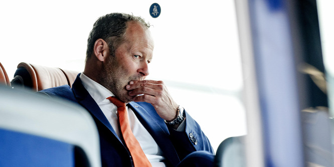 Kirúgták a hollandok szövetségi kapitányát