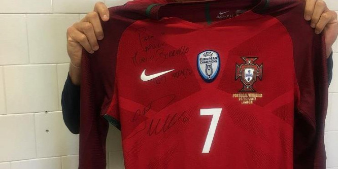 Meglepő helyre került C. Ronaldo magyarok ellen viselt meze