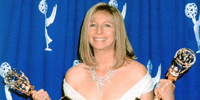 Megható! Barbra Streisand megajándékozta George Flyod kislányát - Fotó