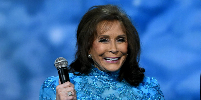 Agyvérzése után rehabilitációs központban lábadozik Loretta Lynn countryénekes