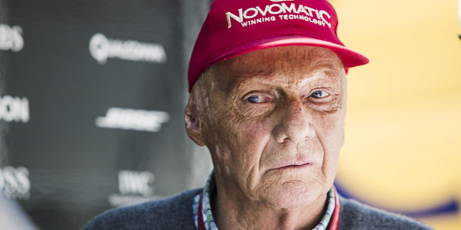 Niki Lauda visszavásárolja a csdbe jutott légitársaságát