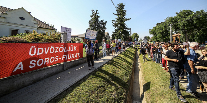 Már vidéken is provokál a Soros-hálózat