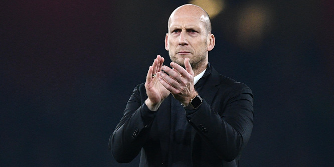 Van Bronckhorstot korábbi válogatott csapattársa váltja a Feyenoordnál