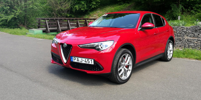 A jég hátán is megél - Alfa Stelvio menetpróba