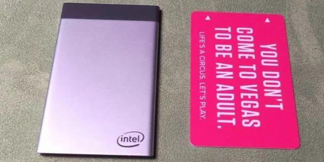 Úton az Intel bankkártya méretű PC-je