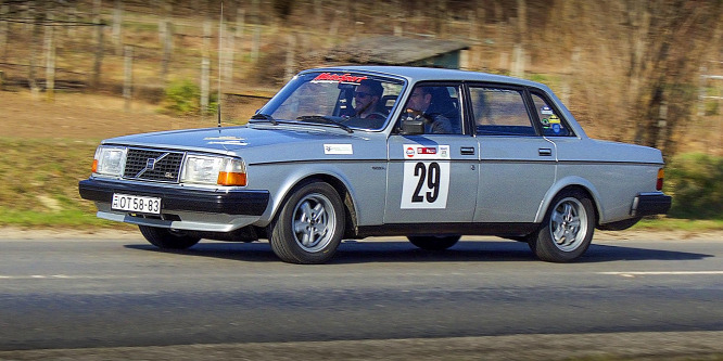 A kocka nincs elvetve - Volvo 244 GL teszt