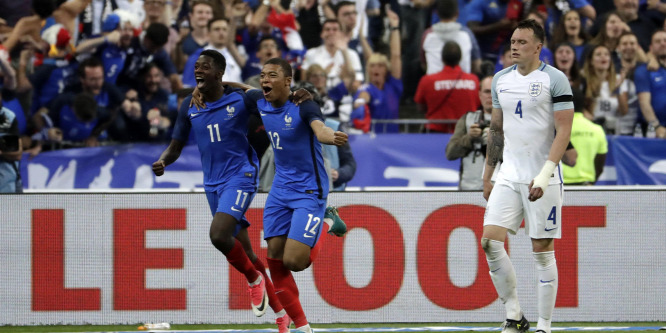 Francia futballünnep, a hazaiak énekelték az angol himnuszt