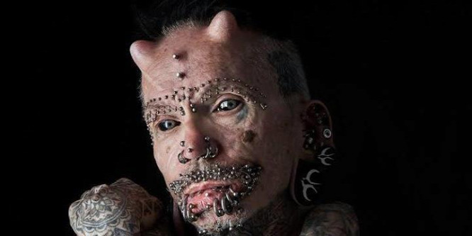 278 piercing van a férfi péniszén - Ilyen a szexuális élete: Videó!