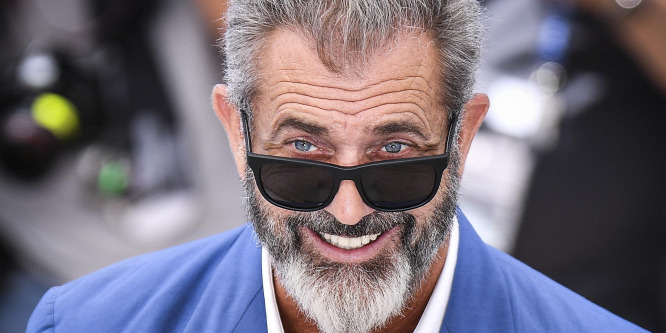 A vörös szőnyegen pózolt Mel Gibson és 35 évvel fiatalabb kedvese – fotó