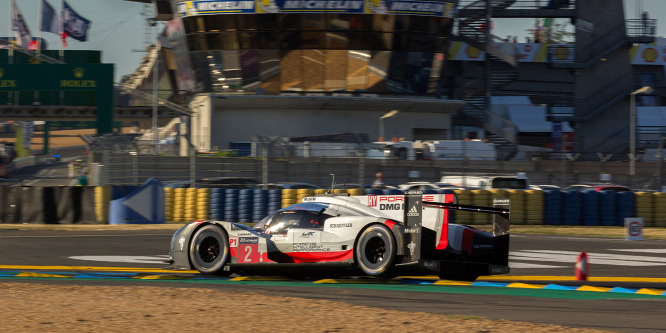 Elképesztő dráma, hihetetlen Porsche-győzelem Le Mans-ban