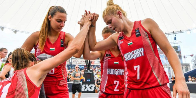 Világbajnoki ezüstérmes a magyar ni 3x3-as kosárválogatott