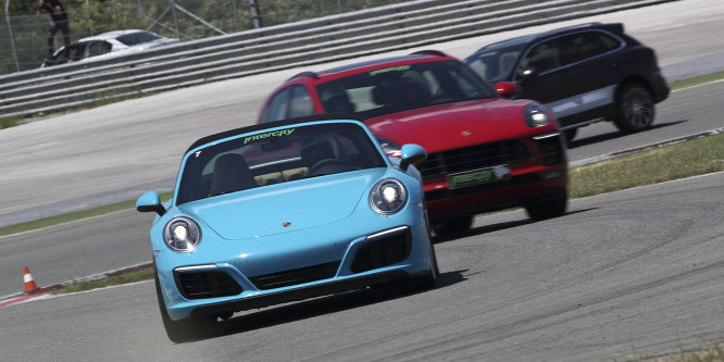 Hétvégi úrvezetőből a versenypályák réme lehet két nap alatt - Porsche Driving Academy