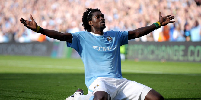 Nem mindennapi járgánnyal hasít Adebayor