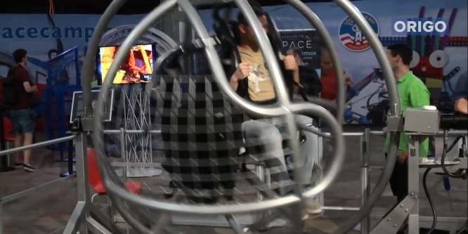 Őrületes zérógravitációs géppel pörögni