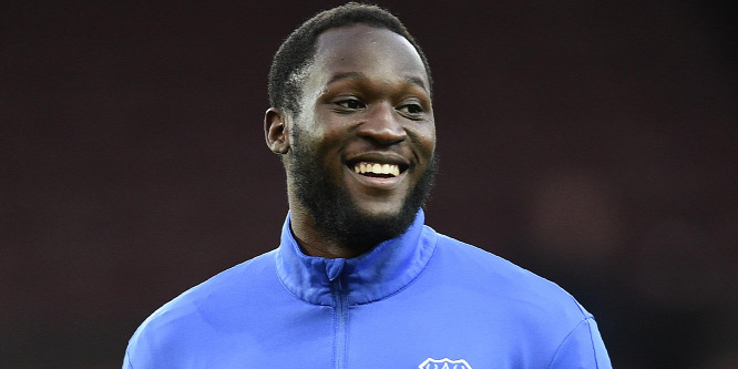 Egy zenész képét tették címlapra a Man United új igazolása helyett