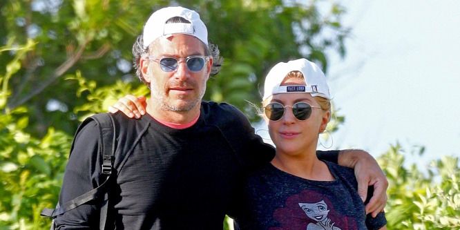 Azt pletykálják, hogy Lady Gaga szakított a vőlegényével Christian Carinóval
