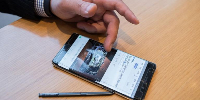 Mihez kezd a Samsung a nyakán maradt Galaxy Note 7-tel?