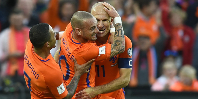 Nemrég vonult vissza, máris meghízott a korábbi holland sztárfocista