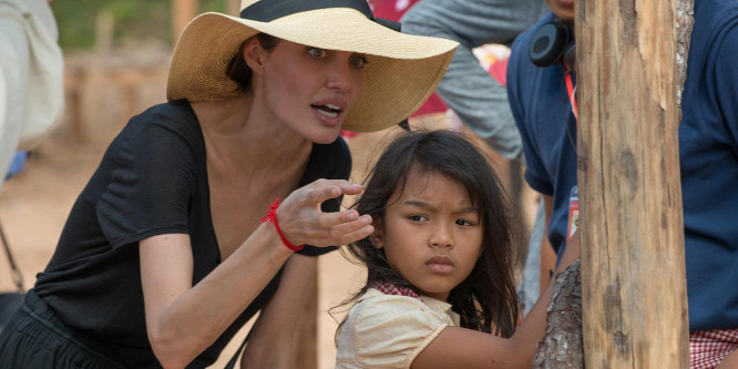 Angelina Jolie megint érzelgősen nyúlt egy népirtáshoz