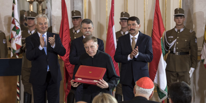 Erdő Péter és Vásáry Tamás vehette át a Szent István Rend díjat