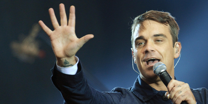 Kislánya született Robbie Williamsnek: béranya hordta ki a gyermeket