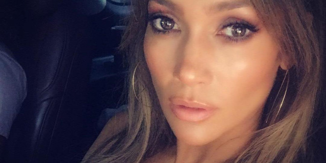 Jennifer Lopez nem szexi, amikor unatkozik! Hatalmasat ásított: fotó